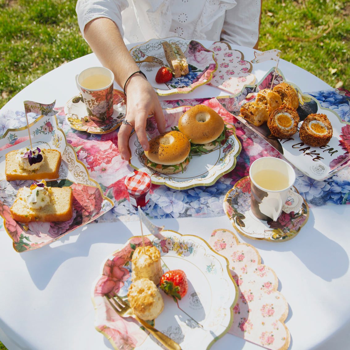 Floral Paper Serving Platter - 4 pack